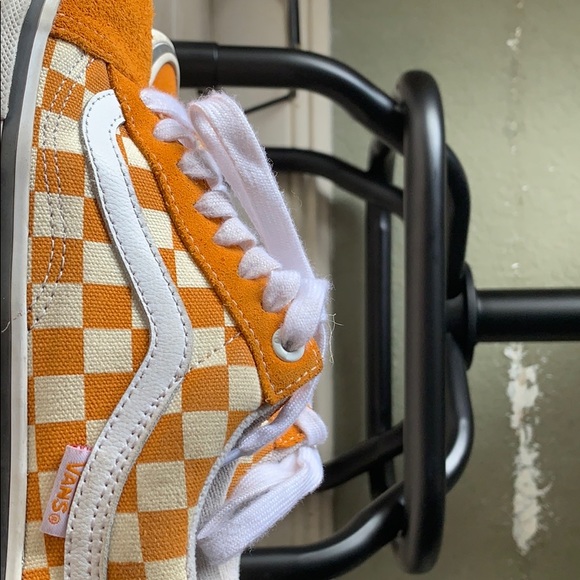 Vans - Picture 2 of 5